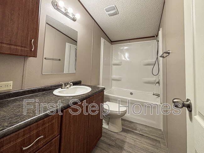 Building Photo - 1413 Cotopaxi St
