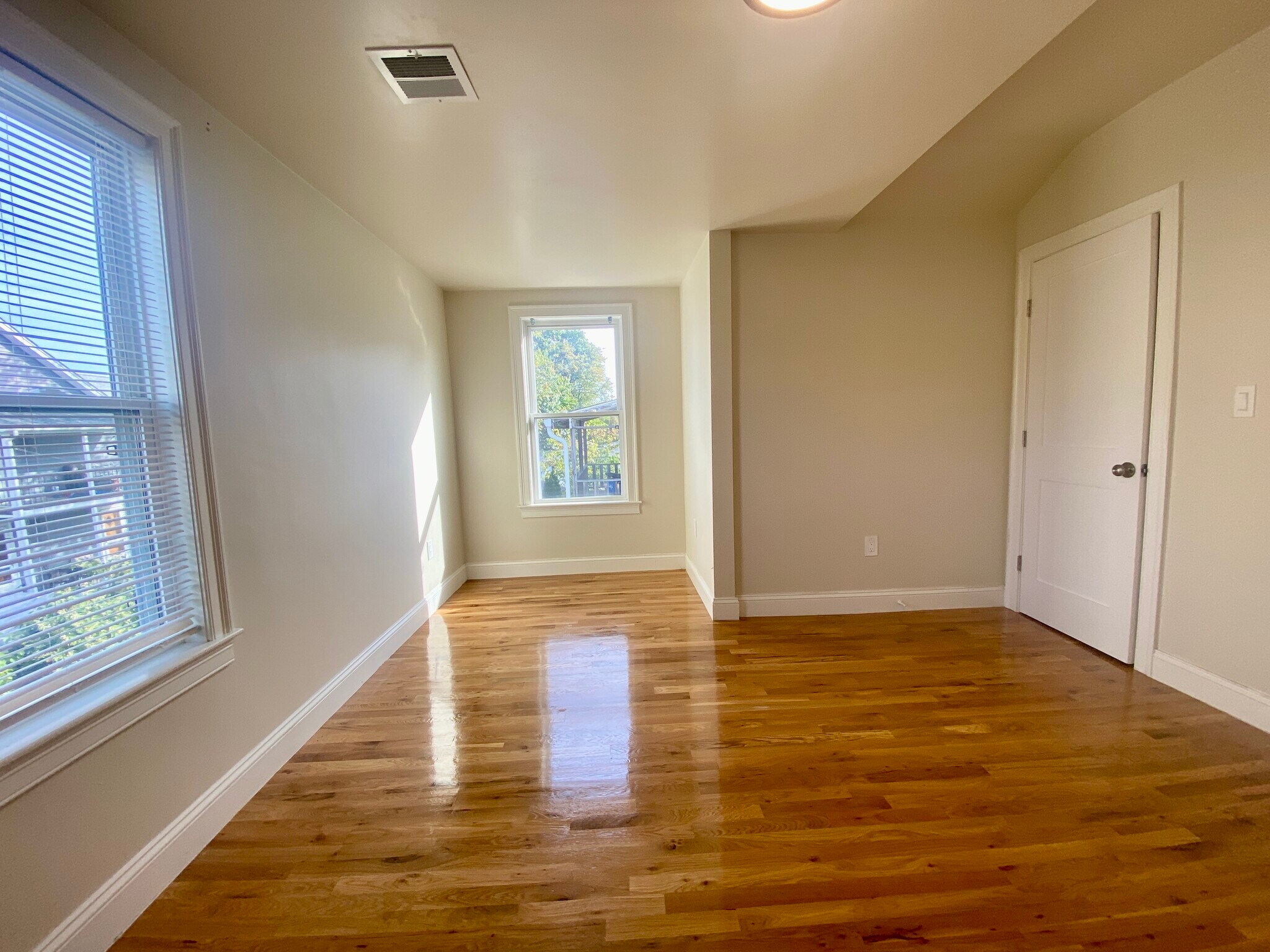 Building Photo - 96 Willis Ave