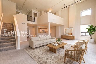 Building Photo - 930 Acoma St
