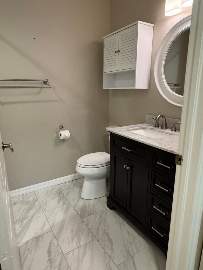 Building Photo - 4110 Central Sarasota Pkwy