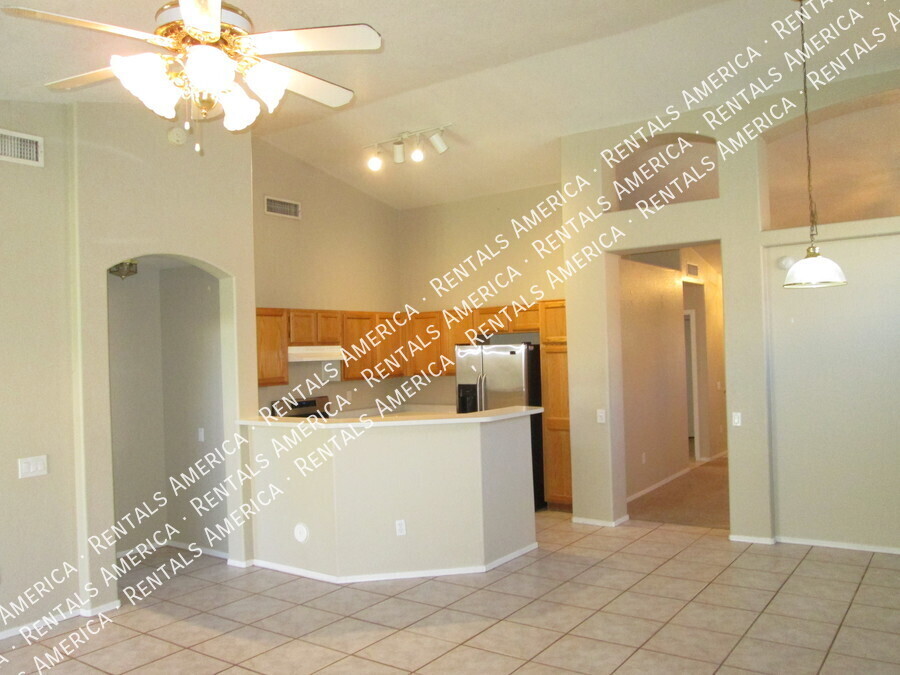 Building Photo - 1332 W Kesler Ln
