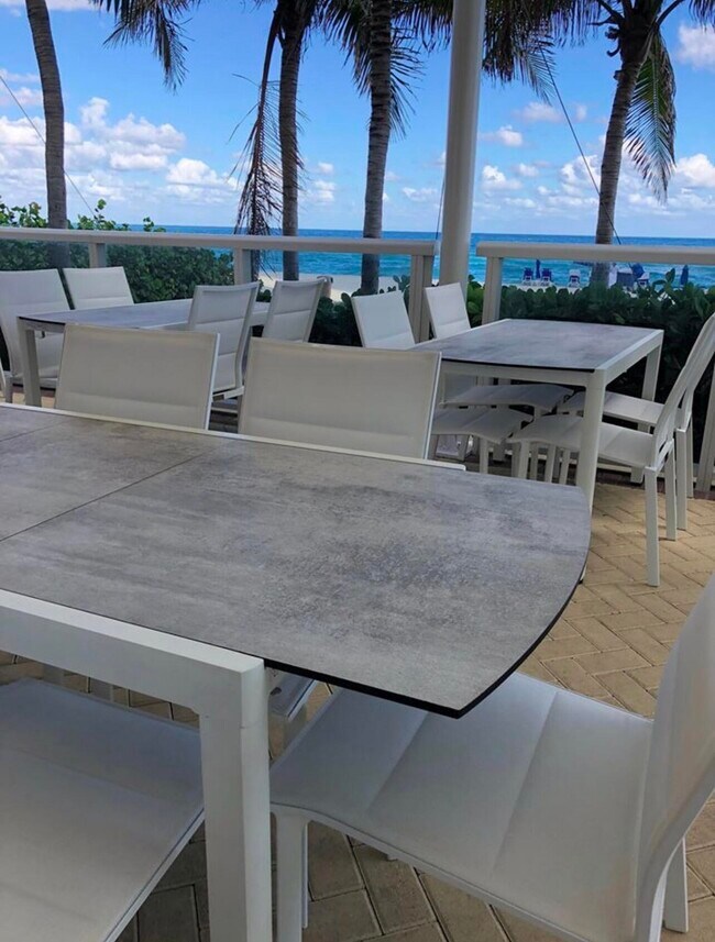 Building Photo - 17275 Collins Ave