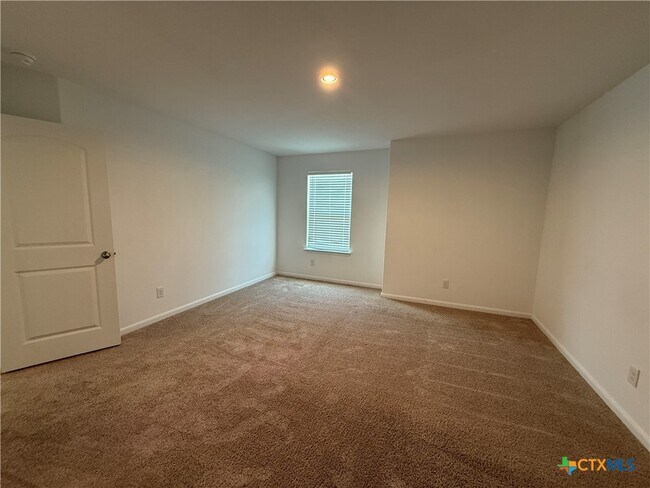 Building Photo - 761 Greenway Trl