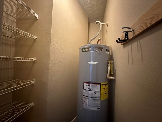 Building Photo - 2125 Augusta Dr