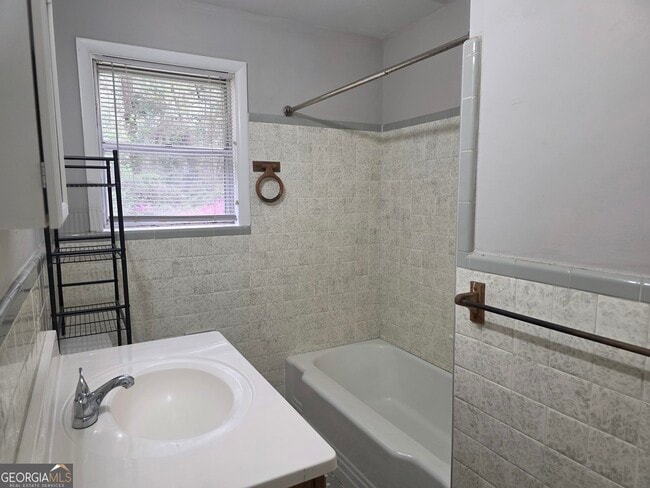 Building Photo - 583 Mill Pond Rd