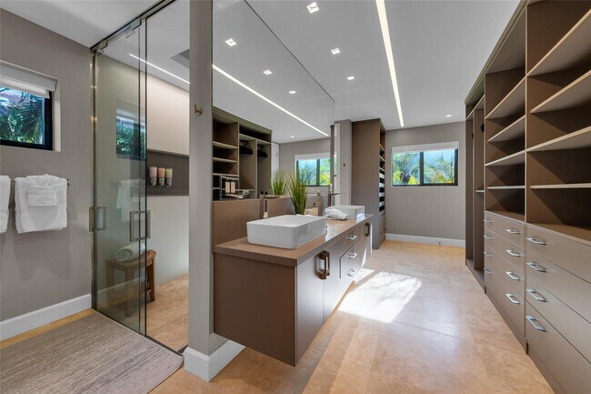 Building Photo - 616 Riviera Isle Dr