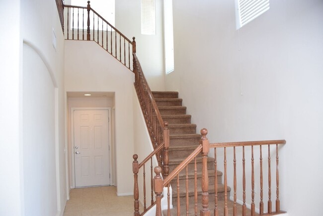 Building Photo - HENDERSON UPGRADED 4 BEDROOM HOME