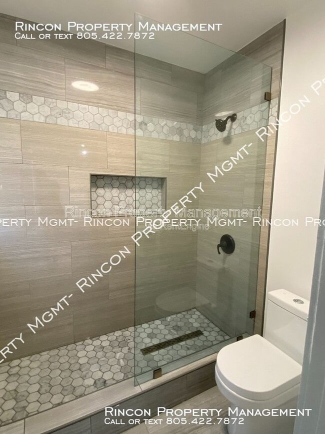 Building Photo - 656 Poli St