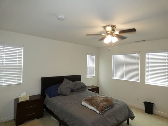 Building Photo - Fabulous Newer Home in Gated Santa Maria Community