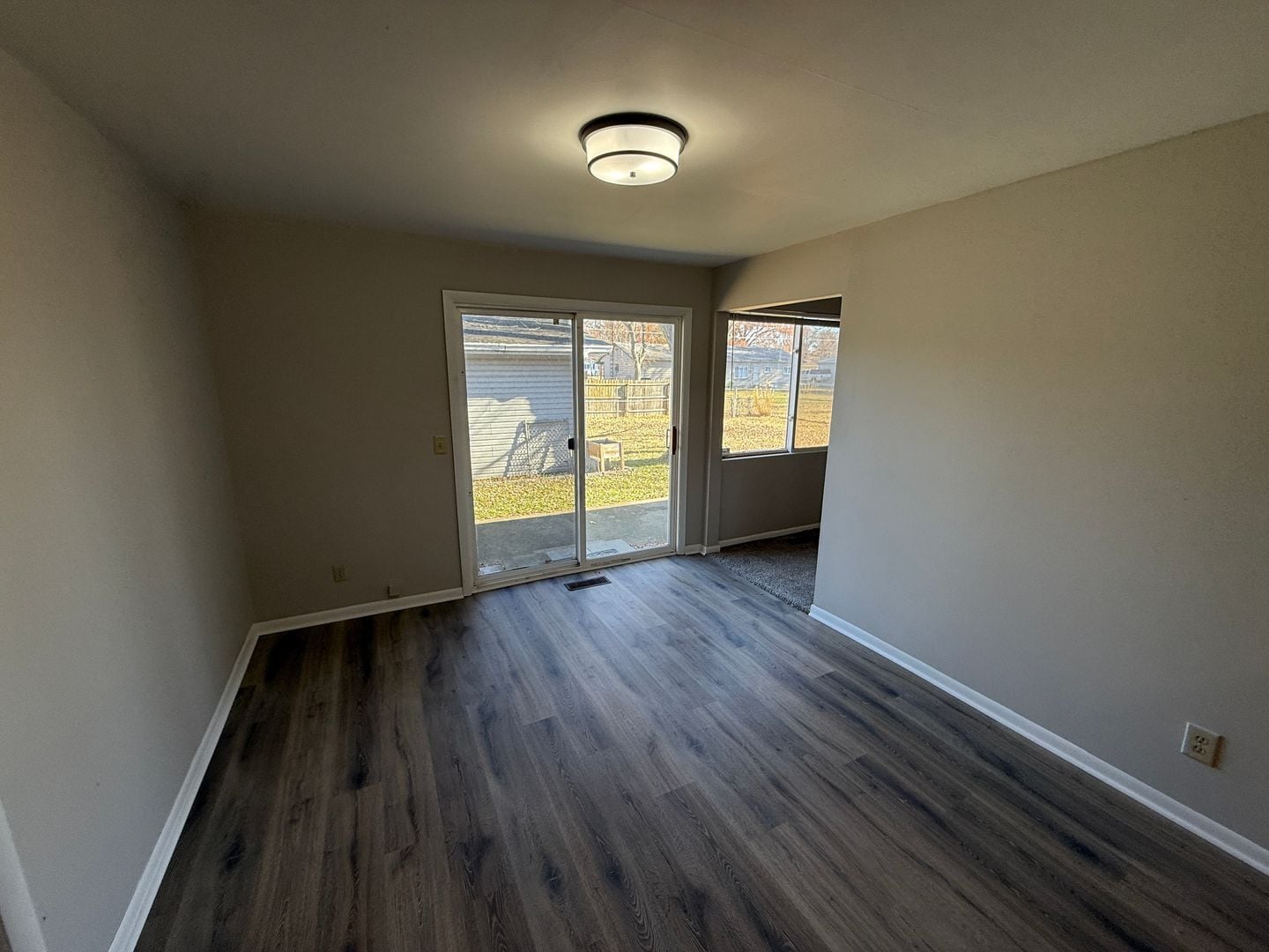 Building Photo - 4918 Dwight Dr