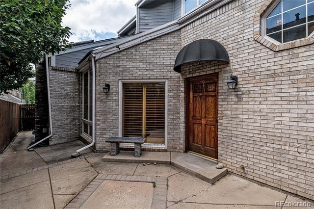 Building Photo - 541 Monroe St