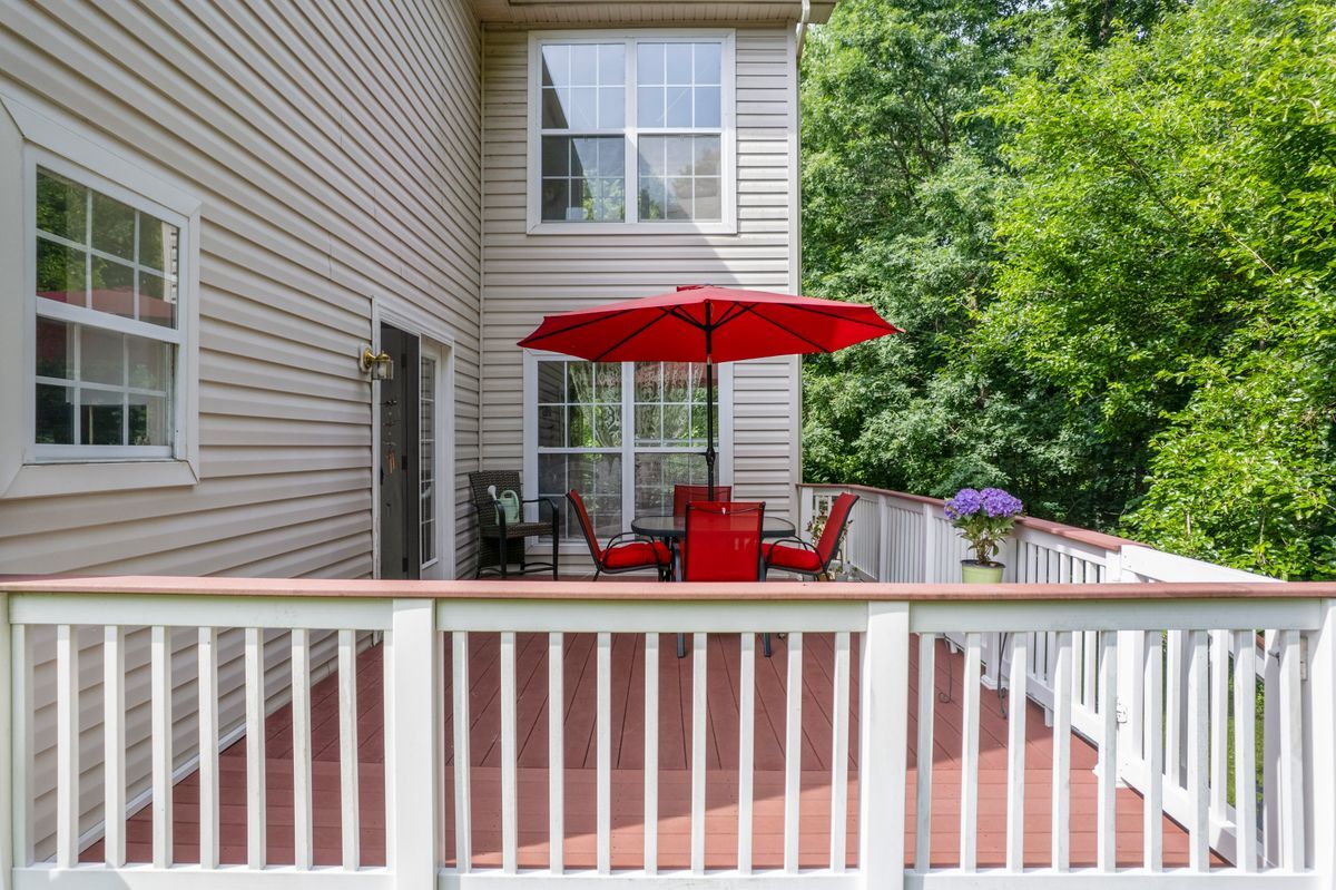 Building Photo - 21355 Fernbrook Ct