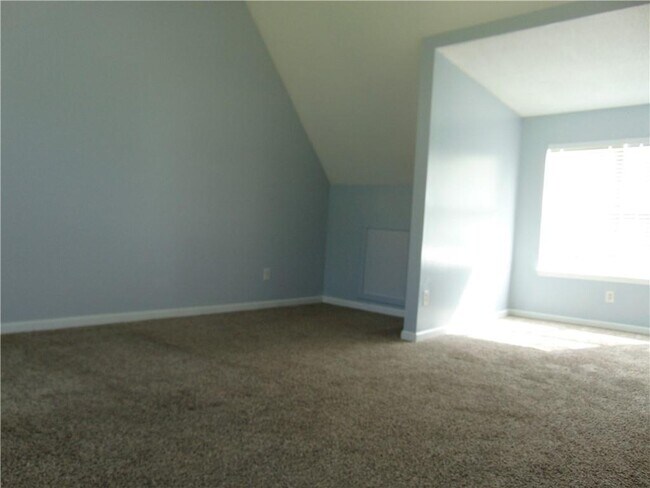 Building Photo - 611 Dove Ln