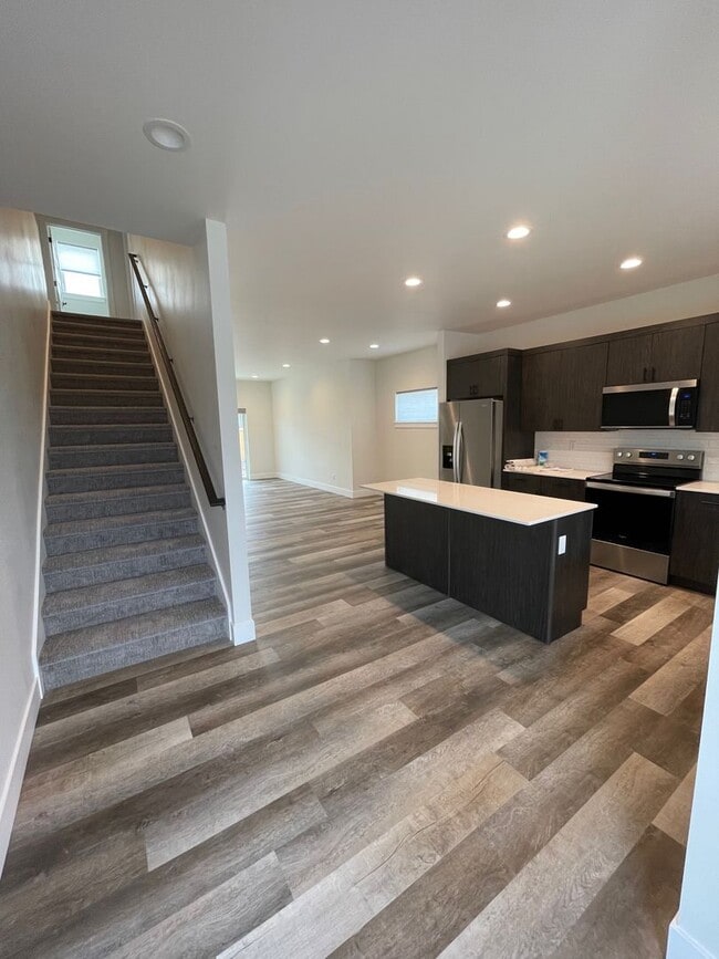 Building Photo - 513 Spaniel Ln