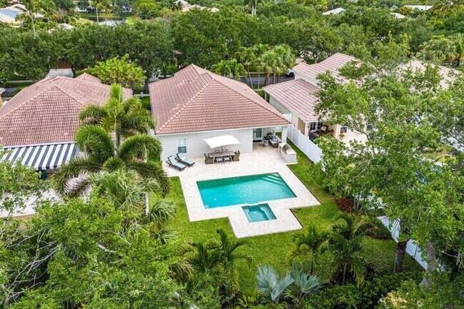 Building Photo - 1050 Delray Lakes Dr