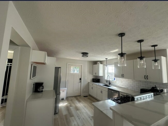 Building Photo - 161 West Ave