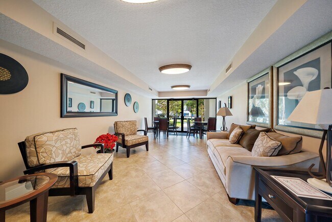 Building Photo - 243 Bay Colony Dr N