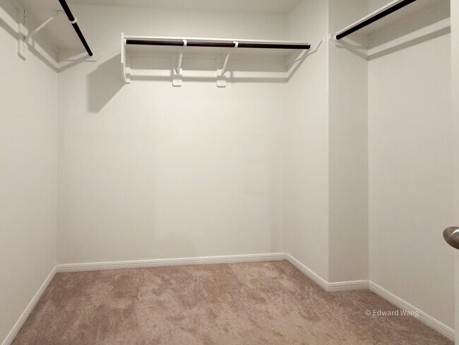 Building Photo - 1040 Greenshank Dr