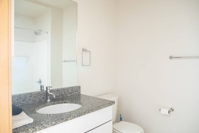 Building Photo - 1640 N Water St