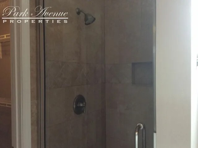 Building Photo - Room in House on Evanston Ct