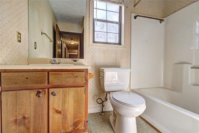 Building Photo - 503 Fayetteville Rd