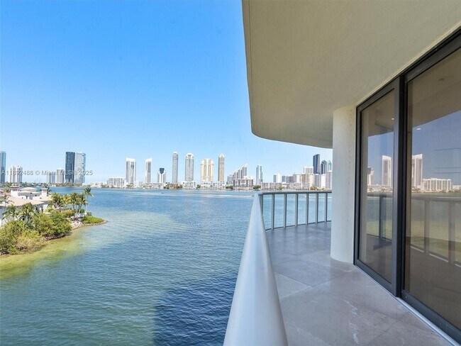 Building Photo - 4000 Island Blvd