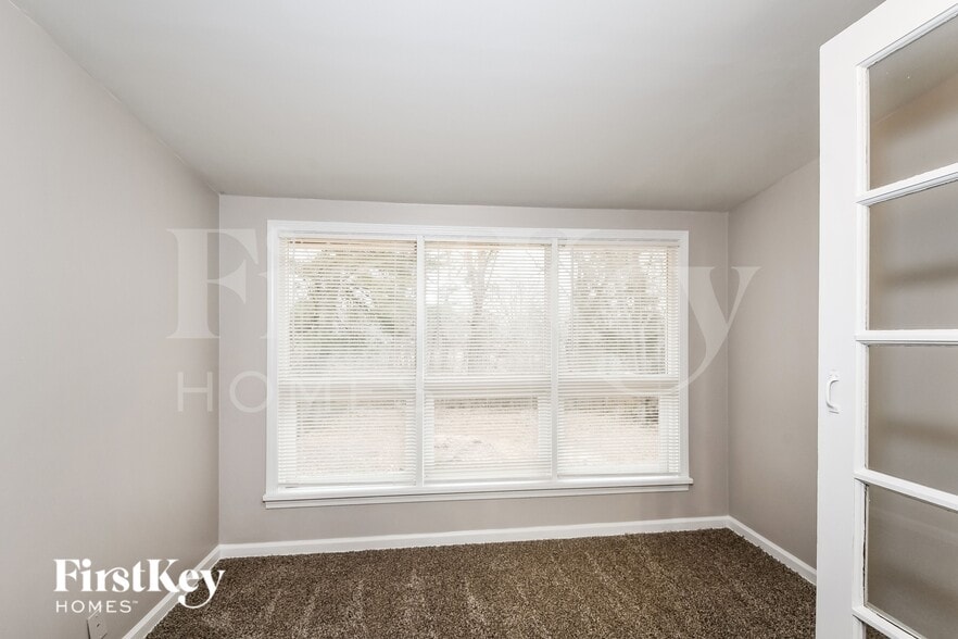 Building Photo - 9846 Rivermont Dr