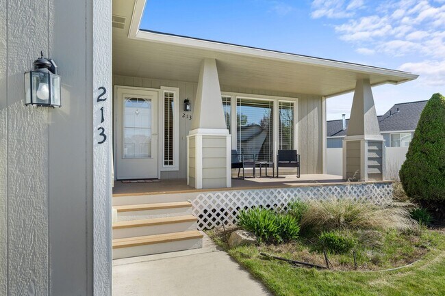 Building Photo - Colbert WA Rancher with Full basement for RENT!