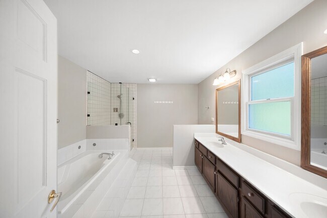 Building Photo - 310 Chesterfield Ln