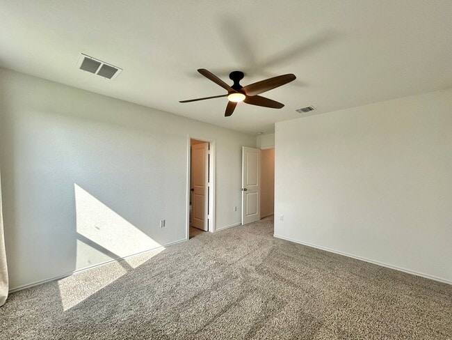 Building Photo - 10412 Premier Park St