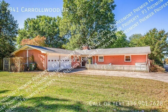 Building Photo - Spacious 3 Bedroom - Call Leasing Agent Li...