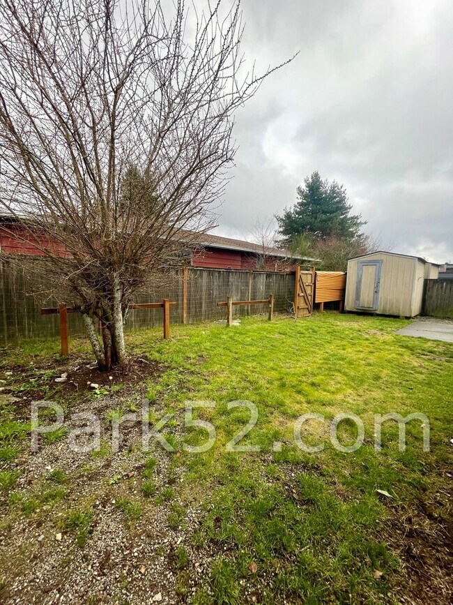 Building Photo - 2501 Bridgeport Way W