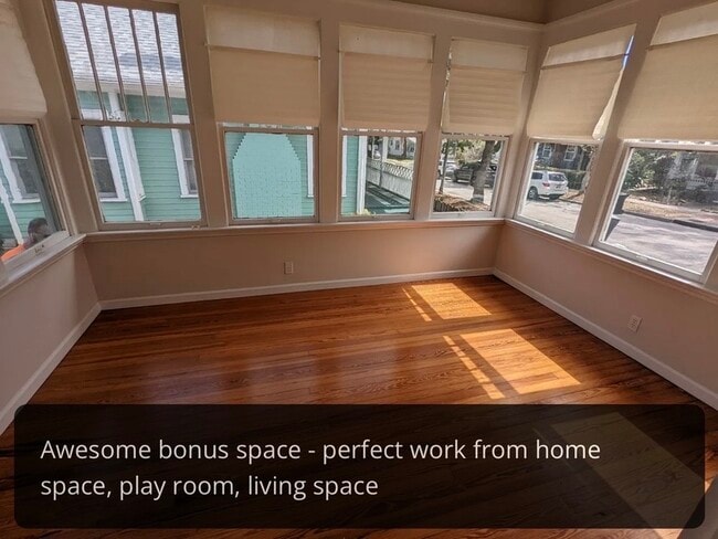 Building Photo - 865 13th Ave N