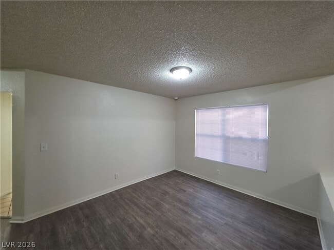 Building Photo - 6561 Avon Ct