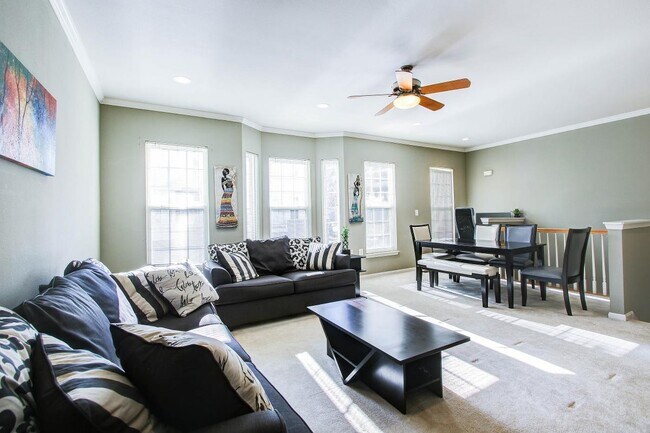 Building Photo - 8114 Anna Ct