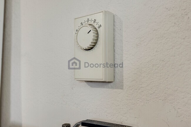 Building Photo - 400 Plover Ct