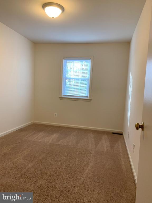 Building Photo - 7 Farrell Ln
