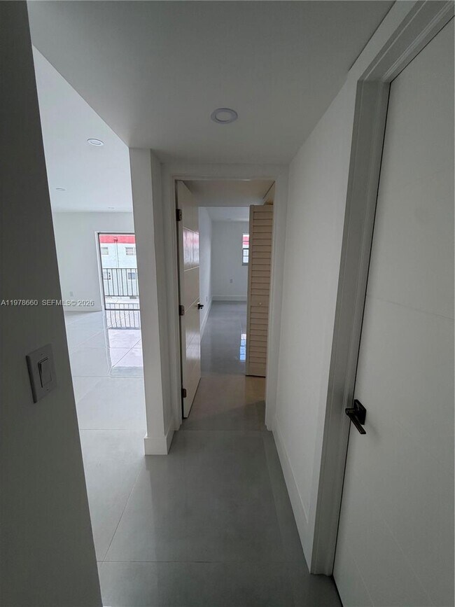 Building Photo - 6070 W 19th Ave