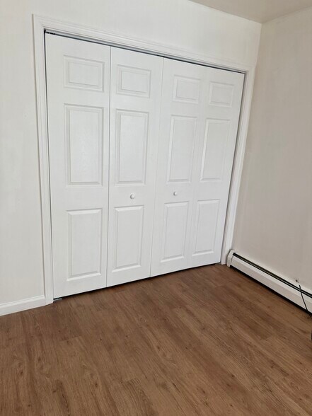 Building Photo - 835 Garrett Ln