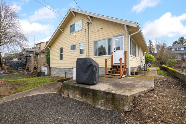 Building Photo - 3413 N 8th St