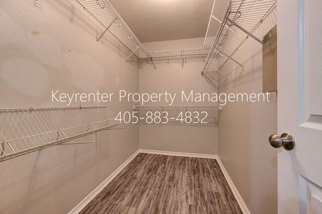 Building Photo - 13313 SW 2nd Terrace