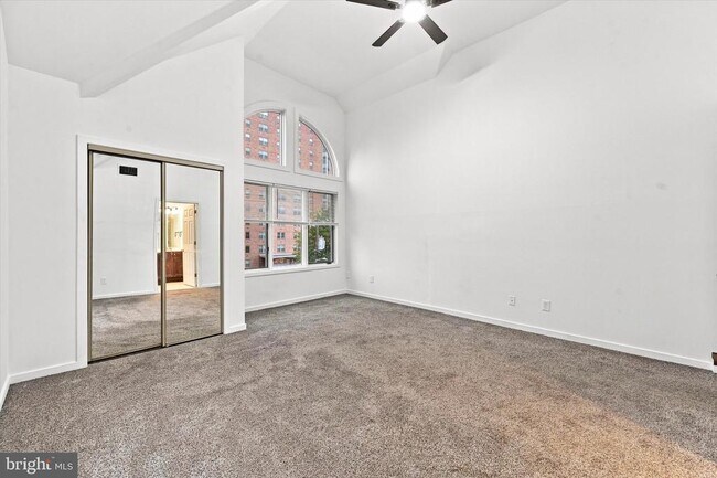 Building Photo - 1504 N Broom St