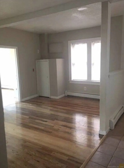 Primary Photo - 147 Charles St