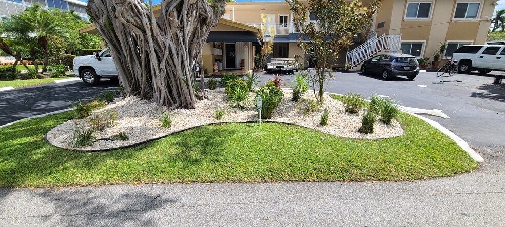 Building Photo - 925 Intracoastal Dr