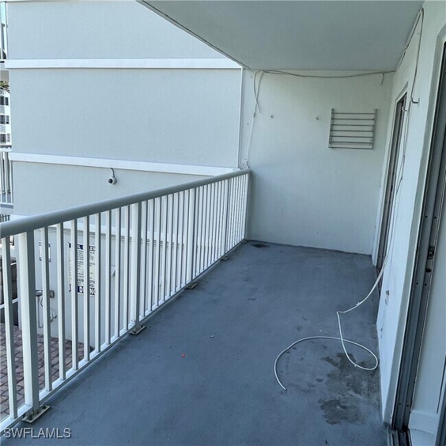 Building Photo - 3527 NE 168th St