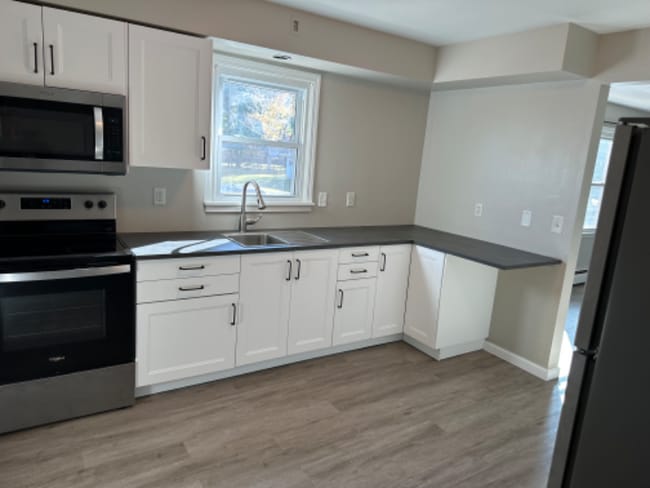 Building Photo - 202 Lincoln St