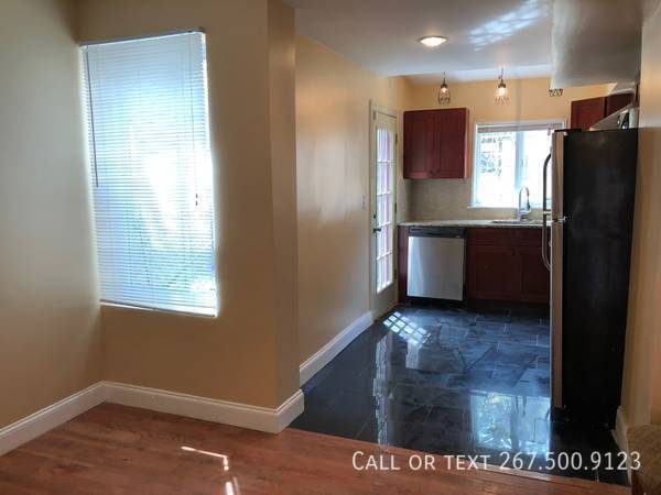 Building Photo - 428 Wiota St