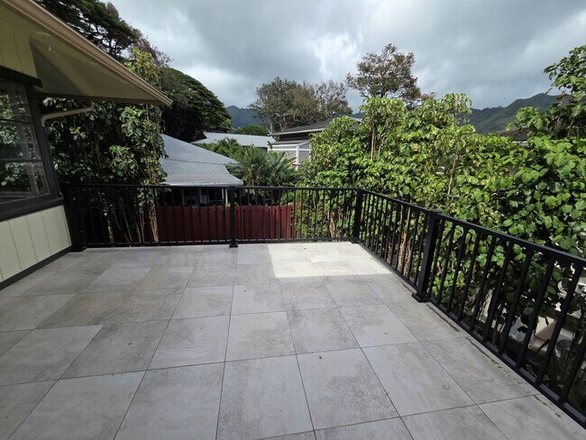 Building Photo - Lower Manoa single family home