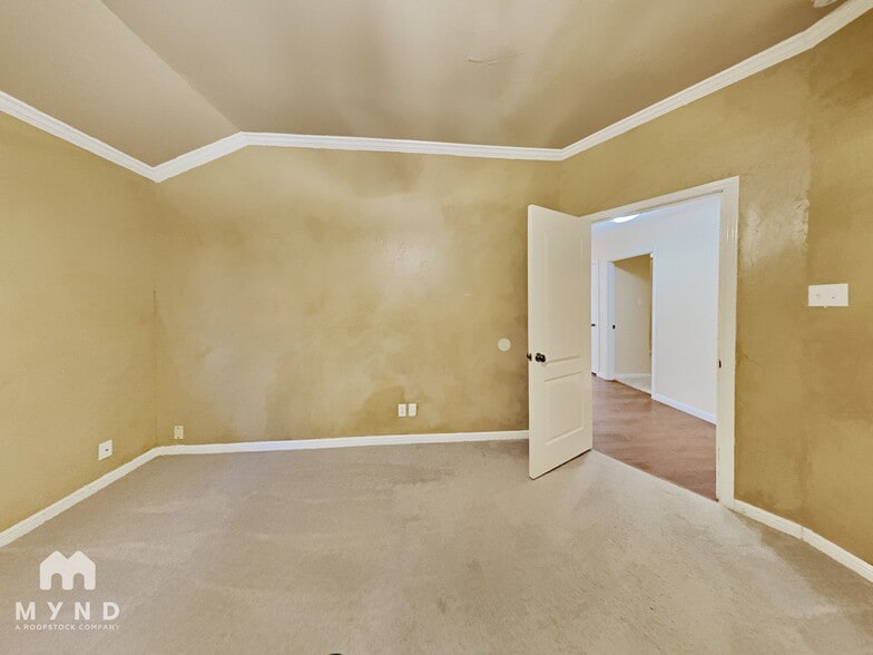 Building Photo - 14605 Gold Fish Pond Ave
