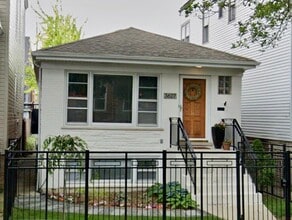 Building Photo - Spacious Main-Floor 2-Bedroom, 1.5-Bath Home